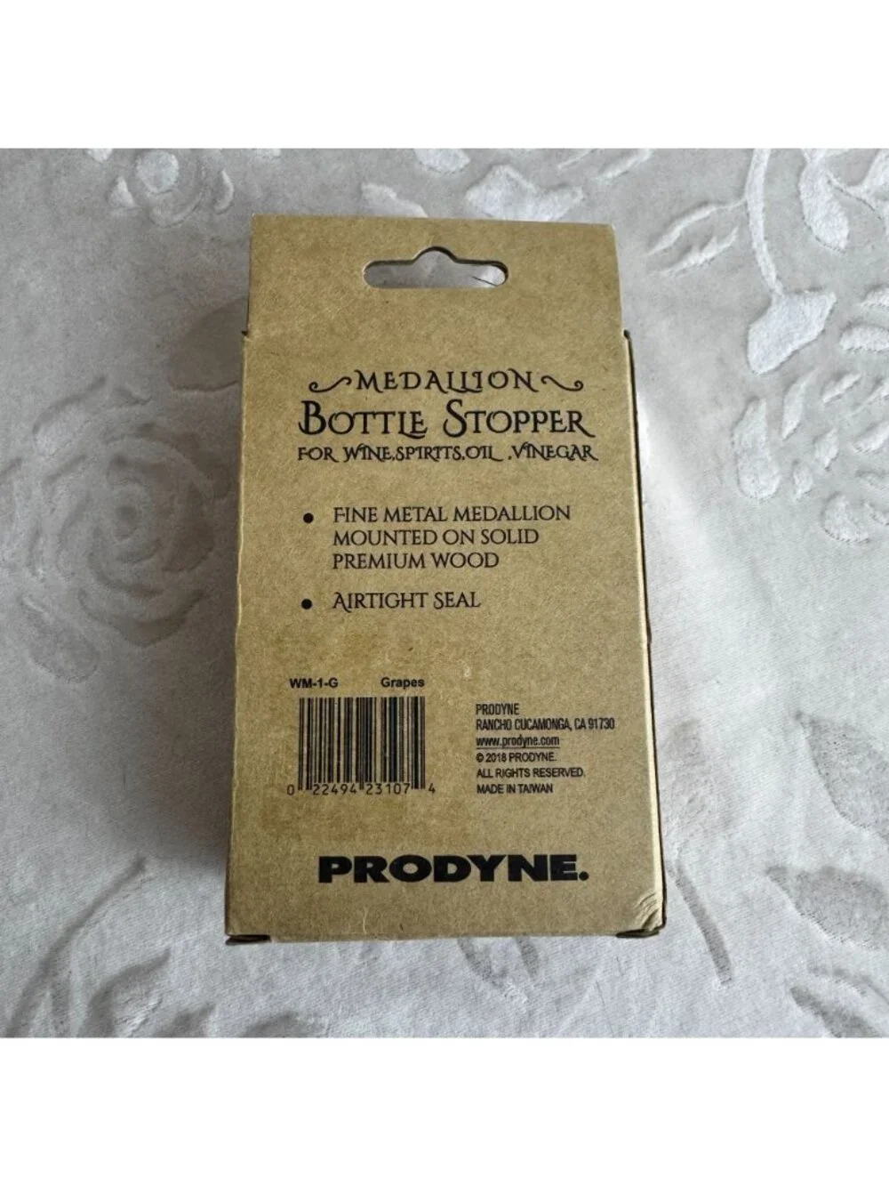 Medallion Bottle Stopper Grape Design Wine Oil & Vinegar Metal Airtight Seal